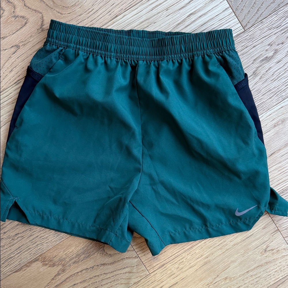 Nike Evergreen youth M running shorts.